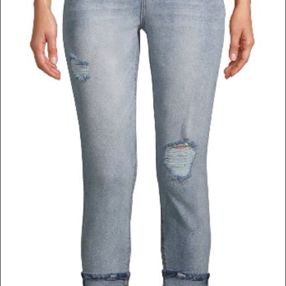 Light wash capris - Picture 2 of 7